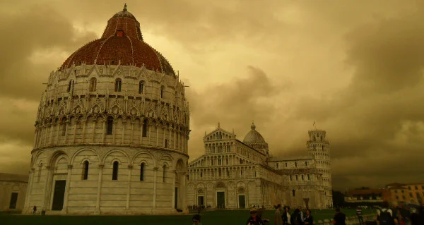 Piazza del Duomo e Catedral di Pisa. Foto: ViniRoger.
