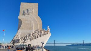 Padrão dos Descobrimentos e ponte 25 de abril ao fundo. Foto: ViniRoger