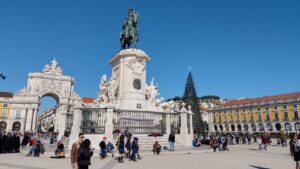 Terreiro do Paço, com Arco da Rua Augusta e estátua de Dom José I. Foto: ViniRoger