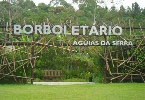 Entrada do Borboletário, dentro do espaço Águias da Serra. Foto: ViniRoger.
