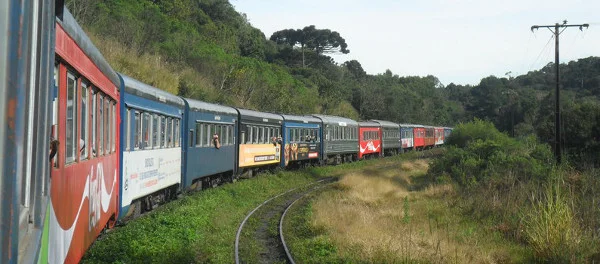 Vagões do trem Paranaguá - Curitiba. Foto: ViniRoger.
