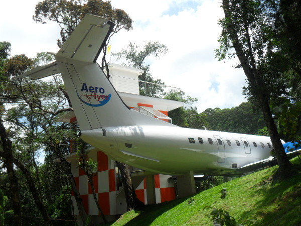 Suíte em avião adaptado do Hotel Viviê. Foto: ViniRoger.