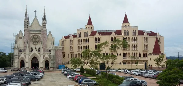 Igreja de Nossa Senhora de Fátima - Embu das Artes, SP. Foto: ViniRoger