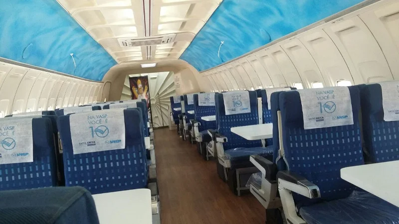 Interior do B737-200 da Vasp PP-SMW convertido em restaurante. Foto: Eliana Reis/2016