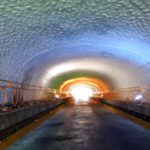 Túnel sob barragem