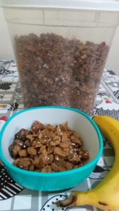 Granola feita com duas receitas abaixo. Foto: ViniRoger