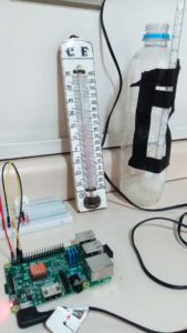 Raspberry com sensor e termômetros de bulbo seco e de bulbo úmido (a partir da esquerda). Foto: ViniRoger