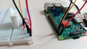 Raspberry Pi e sensor de temperatura e umidade em protoboard. Foto: ViniRoger