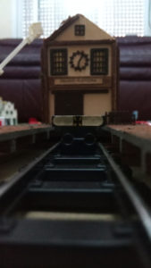 Desengate e prédio com relógio