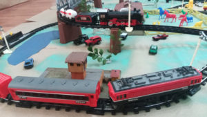 Trem elétrico e Locomotiva à vapor