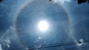 Nuvens Cirrostratus com halo em Maringá/MG (dez 2020) - Unihertz Atom 1/9524s ISO105 3,8mm. Foto: ViniRoger