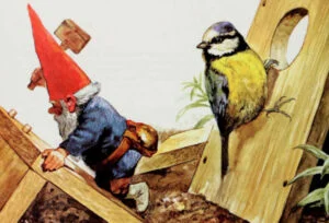 Gnomo construindo casa para pássaro - ilustração do livro "Gnomos"