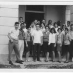 Alunos do curso de meteorologia de nivel universitário, Instituto Meteorologia, Havana, dezembro 1967; Villela na frente, ao lado da diretora da escola