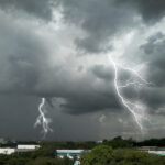 Raios inseridos por edição de foto em paisagem com tempestade. Foto: ViniRoger