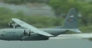 Pulverização do bioinseticida VectoBac para matar larvas de mosquito na região do delta do rio Missouri (EUA). Foto: Reprodução