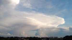 Cumulonimbus capillatus incus. Foto: ViniRoger