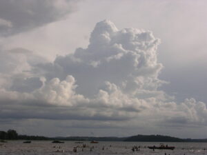 Cumulus congestus e cumulus mediocris. Foto: ViniRoger
