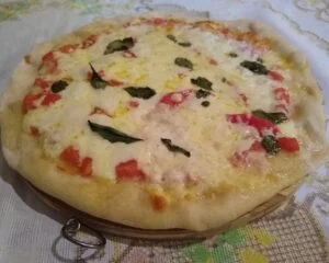 Pizza marguerita feita seguindo ao máximo a receita tradicional napolitana. Foto: Eliana Reis