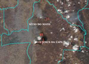 Imagem do satélite Aqua de 22/09/2021 mostrando nuvens de fumaça e pontos de queimadas marcados com cruzes vermelhas. Fonte: INPE
