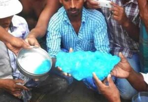 Blue ice que caiu em Pakdaha, Índia. Foto: divulgação twitter