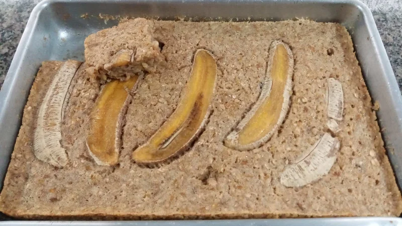 Bolo de banana, tapioca e aveia da receita. Foto: ViniRoger