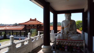 Templo Zu Lai - entrada e estátua de Buda. Foto: ViniRoger