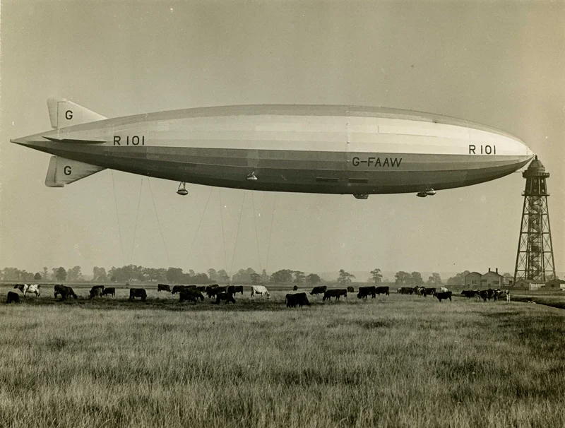 Dirigível R101 no mastro de amarração. Fonte: The National Archives UK