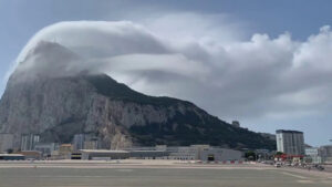 Nuvem do Levante sobre o Rochedo de Gibraltar. Foto: Met Office Gibraltar