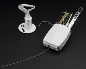 Radiossonda Vaisala RS92 usada em pesquisa climática, feita pela Vaisala Oyj em Helsinque, Finlândia, 2010. Fonte: Science Museum Group