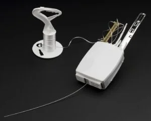 Radiossonda Vaisala RS92 usada em pesquisa climática, feita pela Vaisala Oyj em Helsinque, Finlândia, 2010. Fonte: Science Museum Group