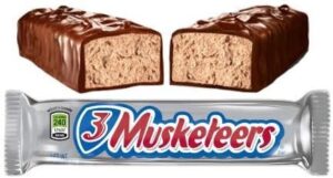 Barra de 3 Musketeers cortada com embalagem. Foto: divulgação