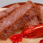 Algumas barras de 3 Musketeers da receita antes de serem mergulhadas no chocolate derretido