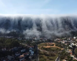 Nevoeiro apelidado como "cachoeira de nuvens" em BH. Fonte: perfil de Willian Fernandes no Instagram
