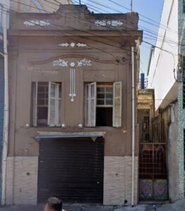 Fachada da casa situada na Rua Vinte e um de Abril, nº 322, em março/2023. Fonte: Google Street View