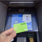 Caixa do Multibanco e cartão Wise. Foto: ViniRoger