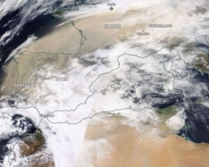 Nuvem de poeira sobre Espanha e França na manhã de 15 de março de 2022. Fonte: NASA Worldview