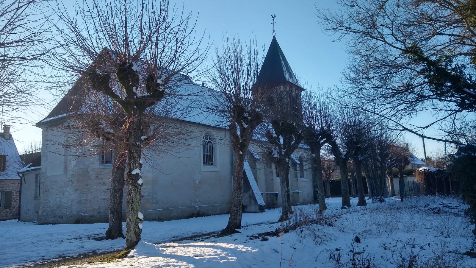 Église Saint-Martin de Thiers-sur-Thève. Foto: ViniRoger