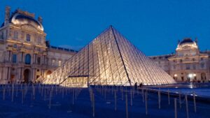 Exterior do Museu do Louvre. Foto: ViniRoger
