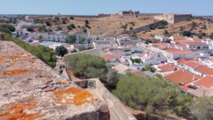 Vista de Castro Marim e do Forte de São Sebastião a partir do Castelo. Foto: ViniRoger