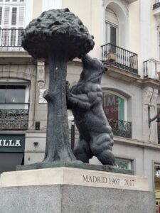 O Urso e o Medronheiro (Antonio Navarro Santafé, 1967). Foto: Eliana Reis