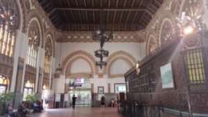 Interior da estação de trem de Toledo. Foto: ViniRoger