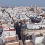 Vista de Cádiz a partir da Torre Tavira, com destaque para a Catedral. Foto: ViniRoger