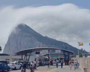 Rocha de Gibraltar vista a partir da fronteira com a Espanha. Foto: ViniRoger