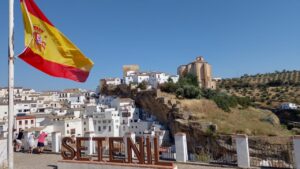 Iglesia N. S. Encarnación e Castillo de Setenil. Foto: ViniRoger