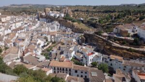Vista de Setenil a partir da Calle San Sebastián. Foto: ViniRoger