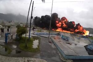 Imagem de câmera de monitoramento junto ao aeródromo de Ubatuba. Fonte: Camerite Ubatuba/Eduardo Reigadas via Globo