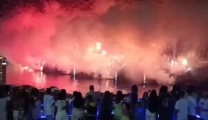 Fumaça atrapalhou a visão dos fogos de Copacabana. Foto: Arquivo pessoal/Dona Azelina via g1