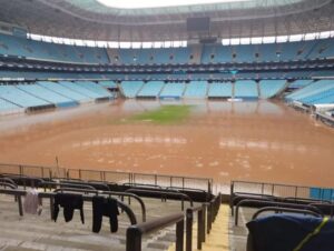 Arena do Grêmio debaixo d'água nas chuvas de maio de 2024. Fonte: UOL