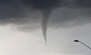 Nuvem funil em Cotia. Foto: reprodução TV Globo