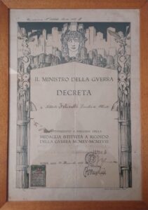 Decreto de concessão de uma medalha comemorativa da Primeira Guerra Mundial. Foto: ViniRoger